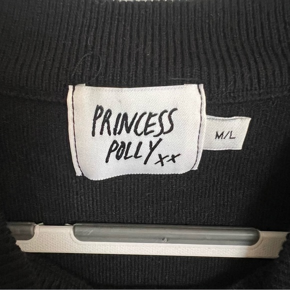 GIRL SOLDIER CROPPED SWEATER BLACK - Picture 7 of 7